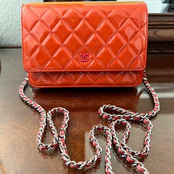 Chanel patent tangerine wallet on chain - Picture 2 of 7